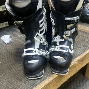 NÓRDICA SKI BOOTS LIKE NEW
